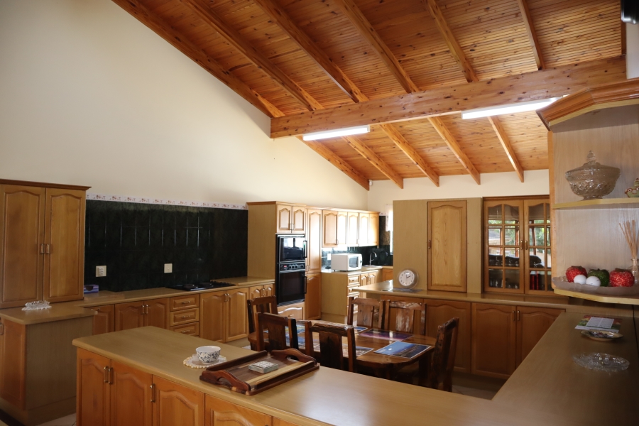 5 Bedroom Property for Sale in Wavecrest Eastern Cape